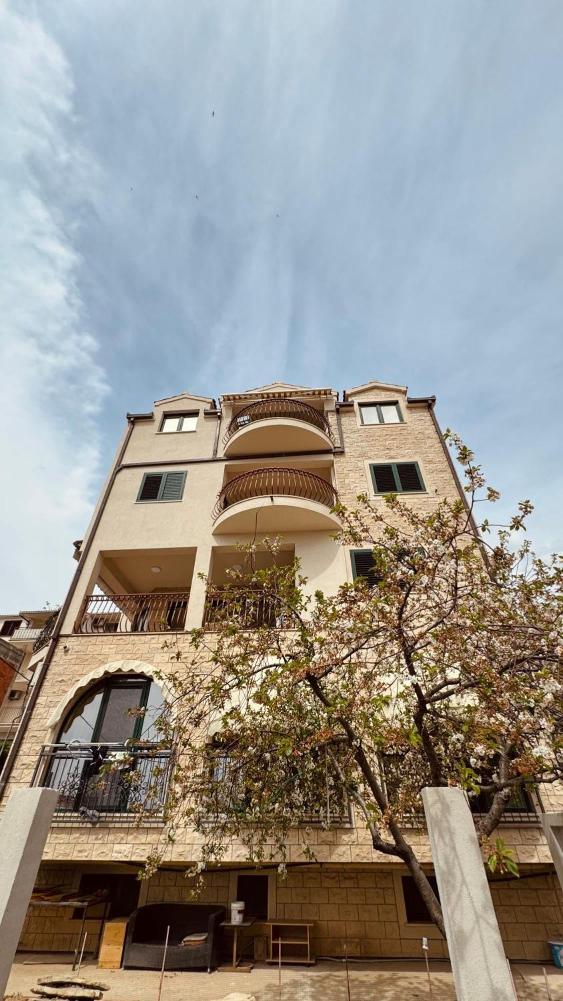 Penthouse Lapis Apartment Split Exterior photo